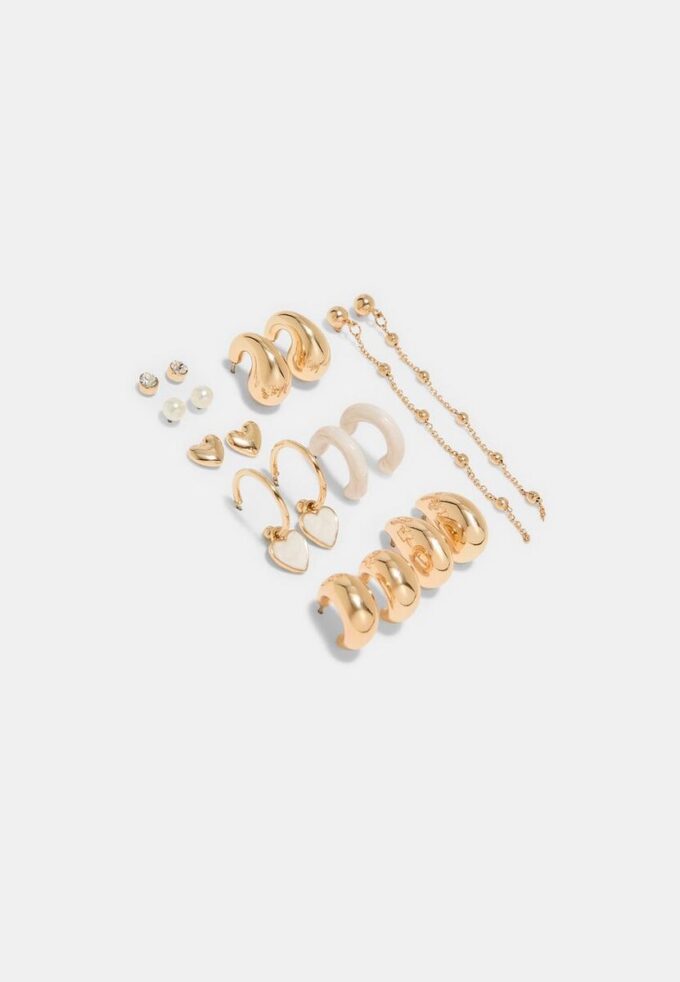 Set de 9 pendientes de corazón y aro