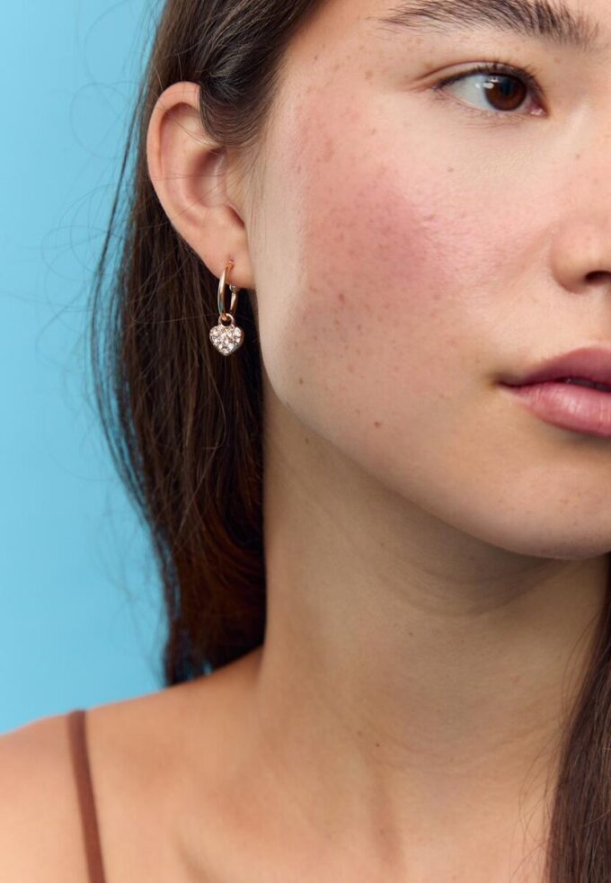 Set de 9 pendientes de corazón y aro