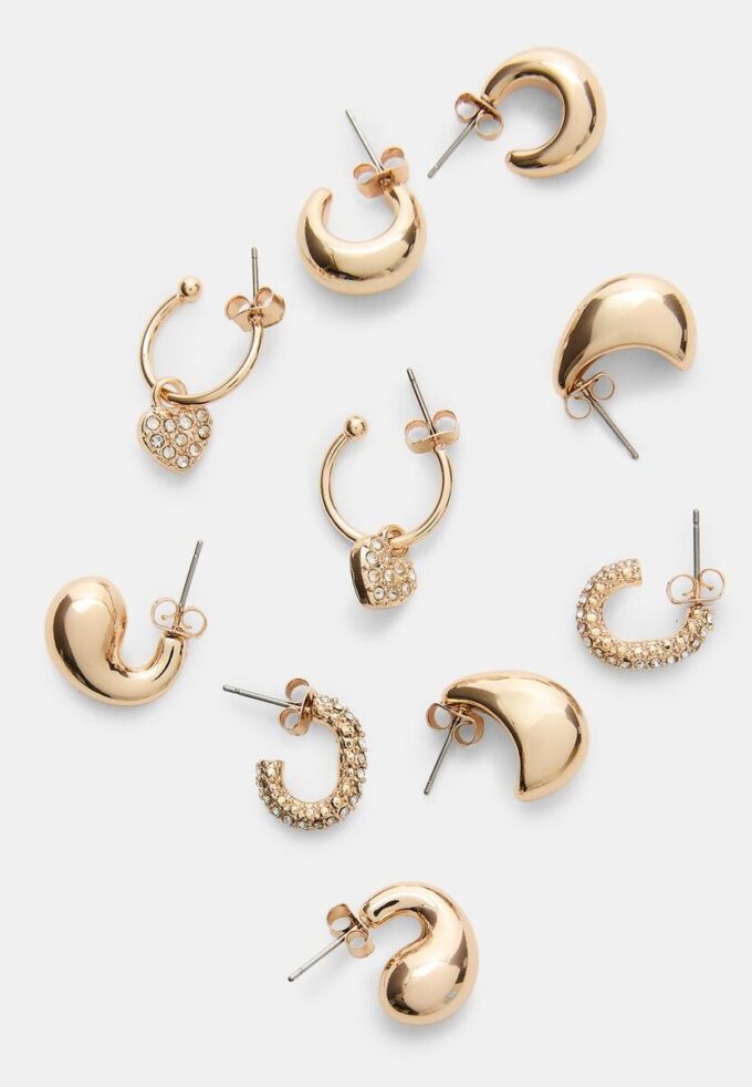 Set de 9 pendientes de corazón y aro