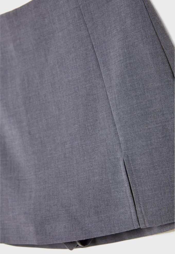 Skort con abertura lateral Skort con abertura lateral