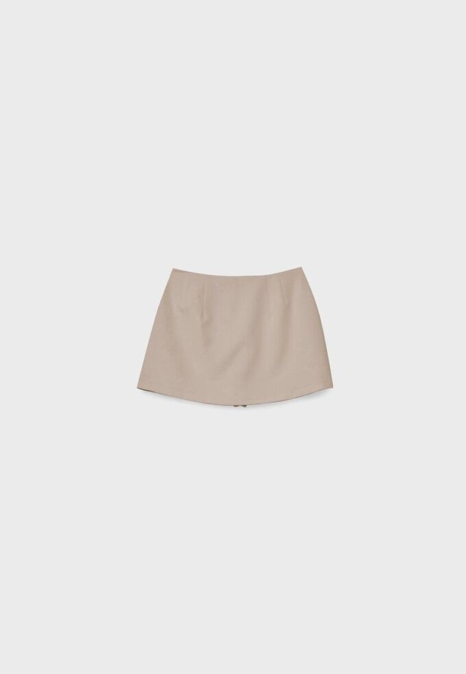 Skort con abertura lateral Skort con abertura lateral