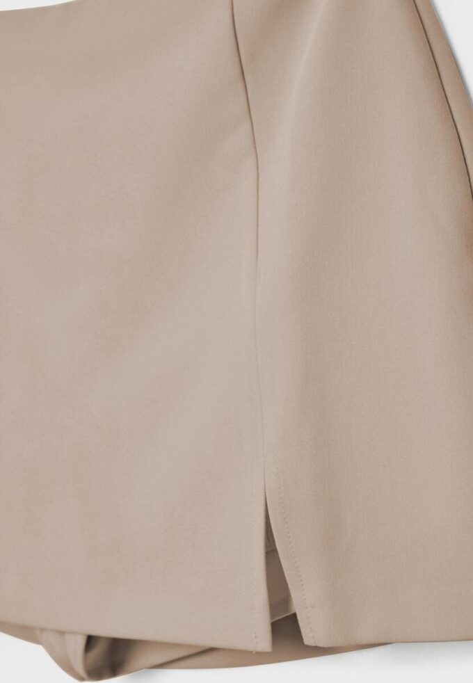 Skort con abertura lateral Skort con abertura lateral