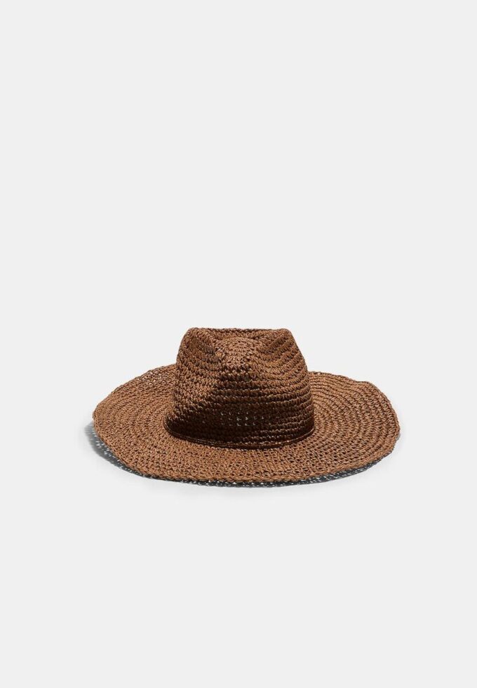 Sombrero de rafia