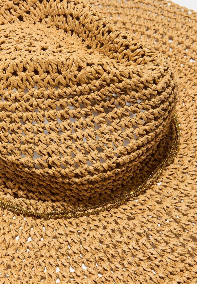 Sombrero de rafia