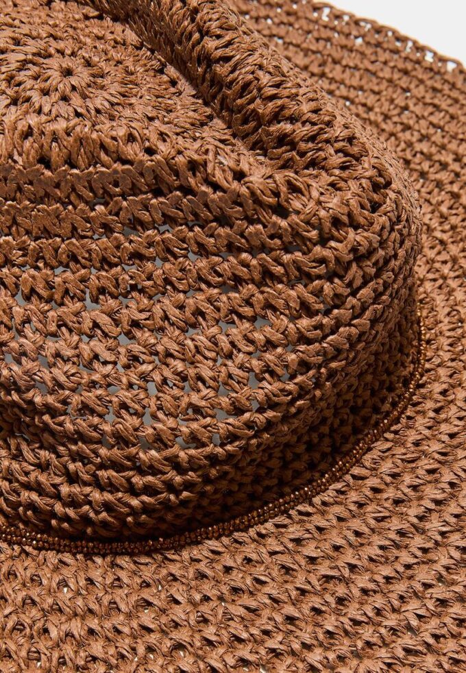 Sombrero de rafia