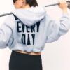 Sudadera bomber con capucha estampada