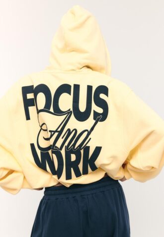 Sudadera bomber con capucha estampada