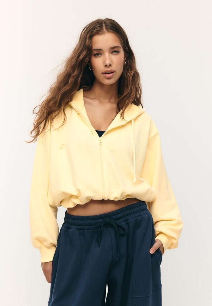 Sudadera bomber con capucha estampada Sudadera bomber con capucha estampada
