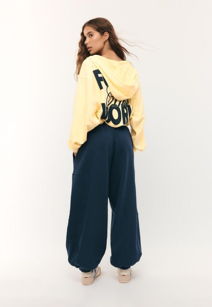 Sudadera bomber con capucha estampada Sudadera bomber con capucha estampada