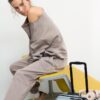 Sudadera básica con hombros al aire Sudadera básica con hombros al aire