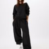 Sudadera básica con hombros al aire Sudadera básica con hombros al aire