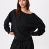 Sudadera básica con hombros al aire Sudadera básica con hombros al aire