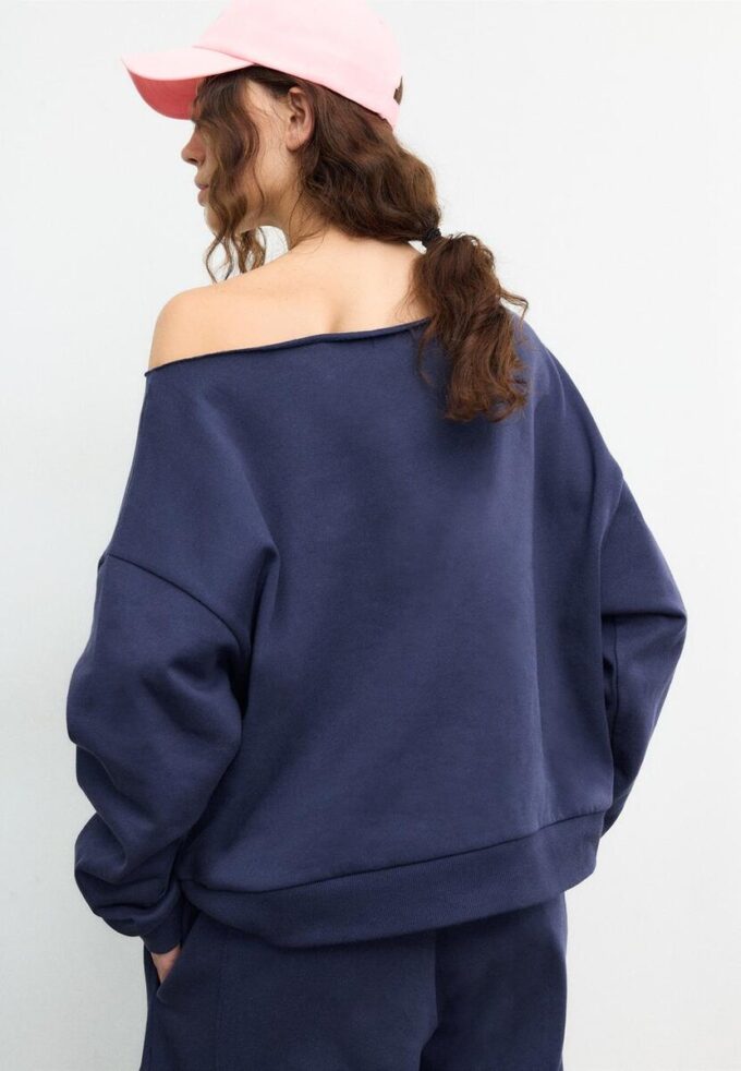 Sudadera básica con hombros al aire Sudadera básica con hombros al aire