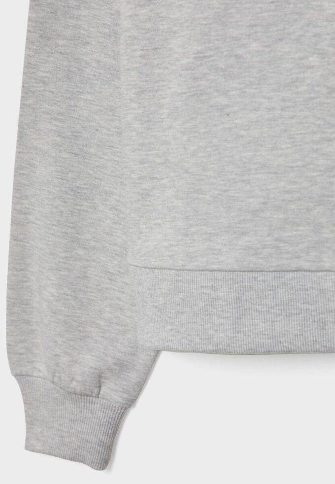 Sudadera básica con hombros al aire Sudadera básica con hombros al aire