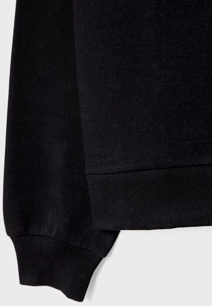 Sudadera básica con hombros al aire Sudadera básica con hombros al aire