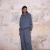 Sudadera con capucha bordada y tachuelas Sudadera con capucha bordada y tachuelas