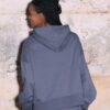 Sudadera con capucha bordada y tachuelas Sudadera con capucha bordada y tachuelas