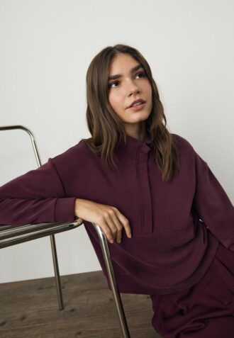 Sudadera con cremallera de tacto suave