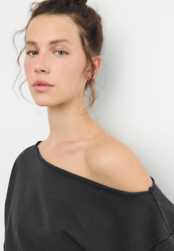 Sudadera corta con efecto lavado Sudadera corta con efecto lavado