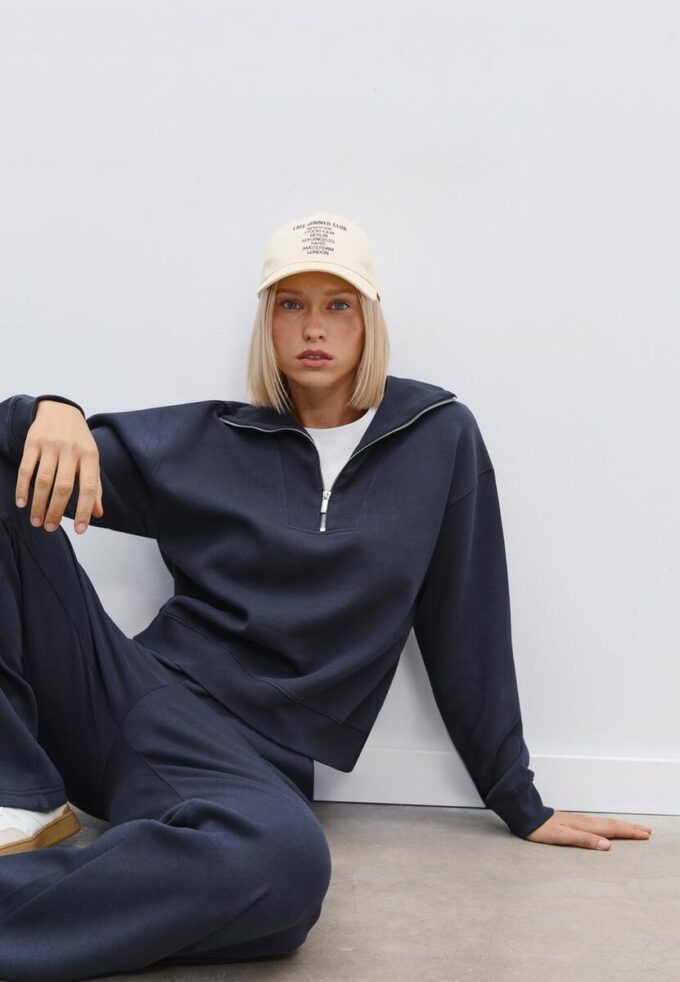 Sudadera de cuello alto con cremallera Sudadera de cuello alto con cremallera