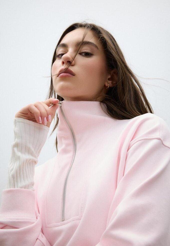 Sudadera de cuello alto con cremallera Sudadera de cuello alto con cremallera