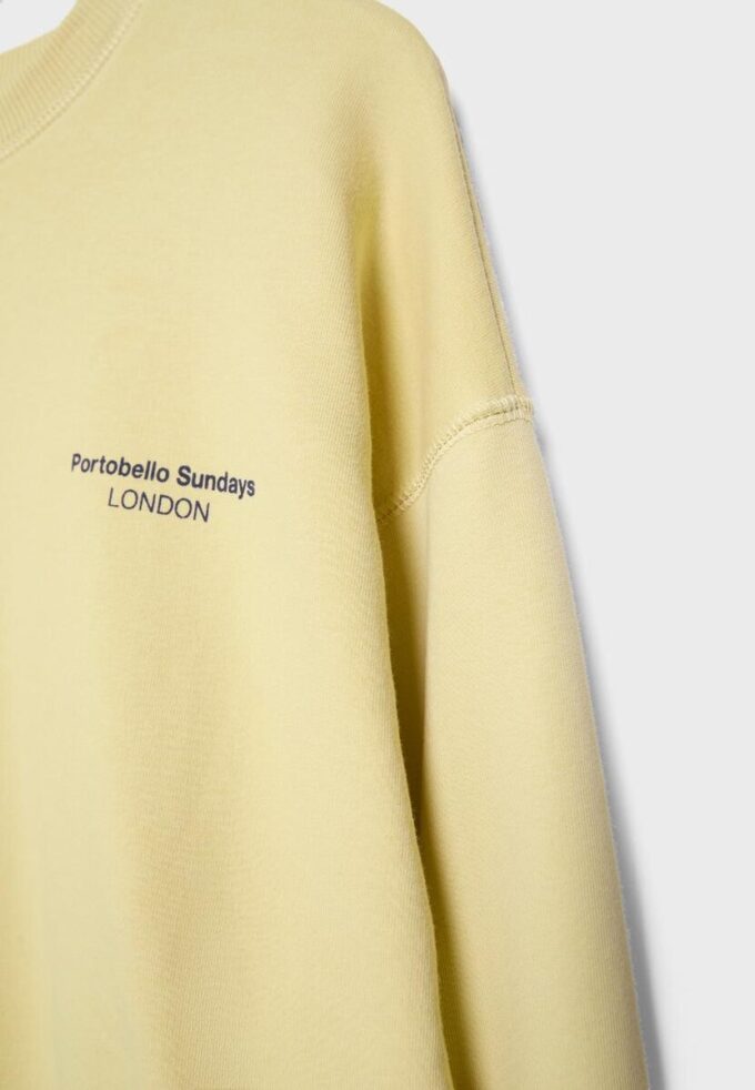 Sudadera de manga larga con cuello redondo y texto Sudadera de manga larga con cuello redondo y texto
