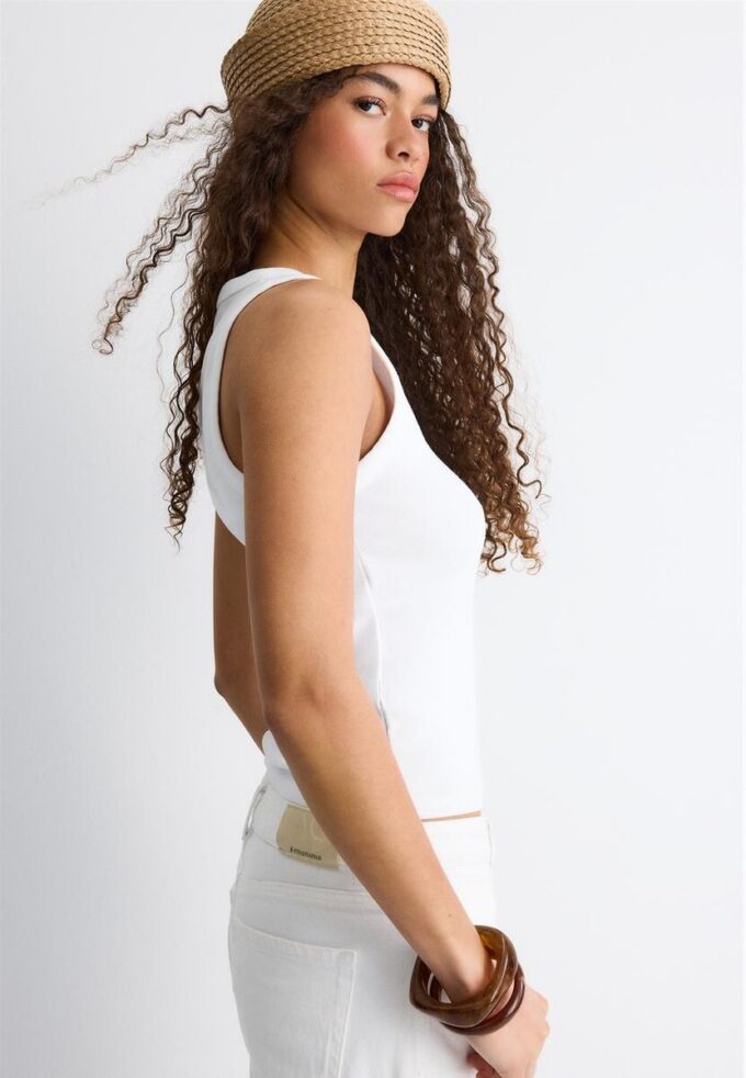 Top básico con espalda nadadora Top básico con espalda nadadora