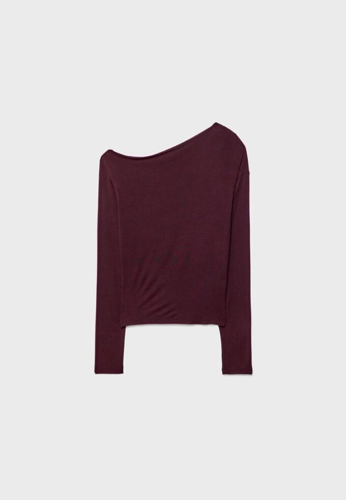 Top con cuello asimétrico
