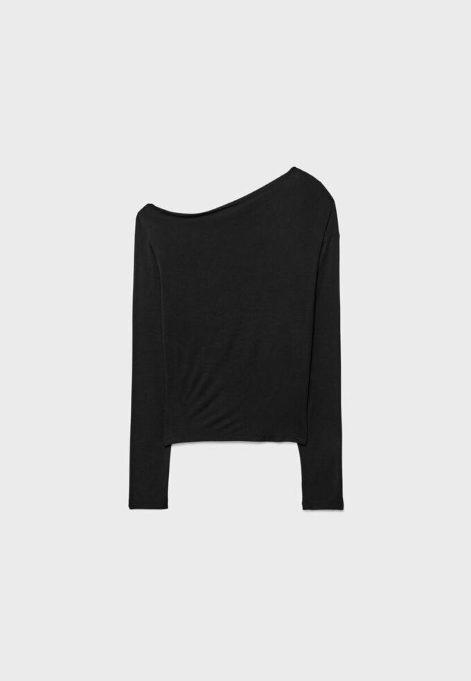 Top con cuello asimétrico