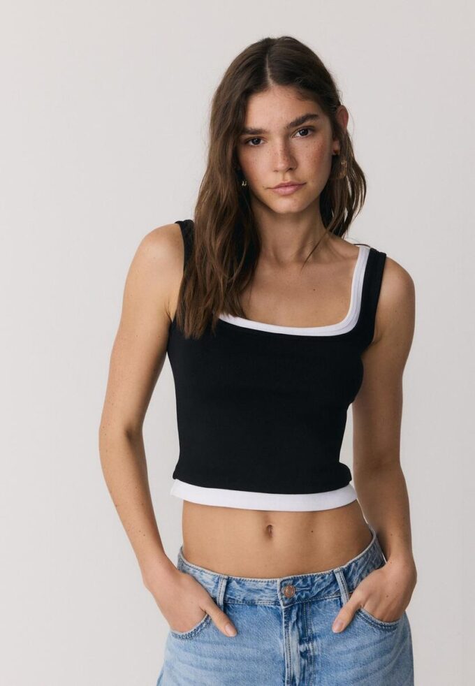 Top con cuello cuadrado y efecto de dos piezas Top con cuello cuadrado y efecto de dos piezas