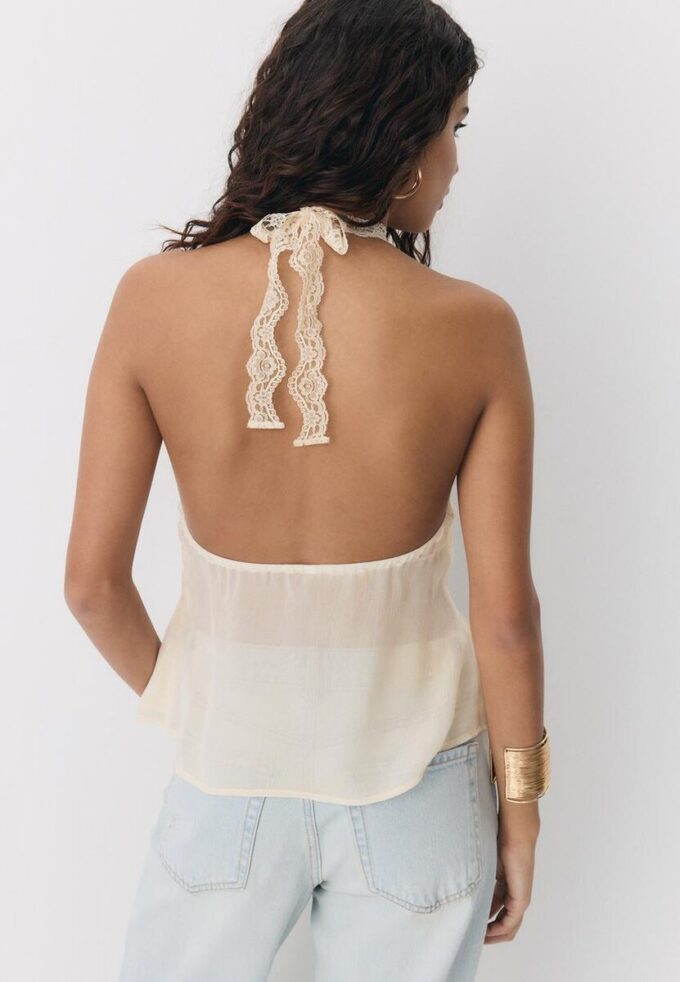 Top con cuello halter y ribete de encaje Top con cuello halter y ribete de encaje