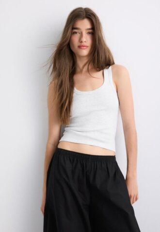 Top de algodón con espalda nadadora y canalé