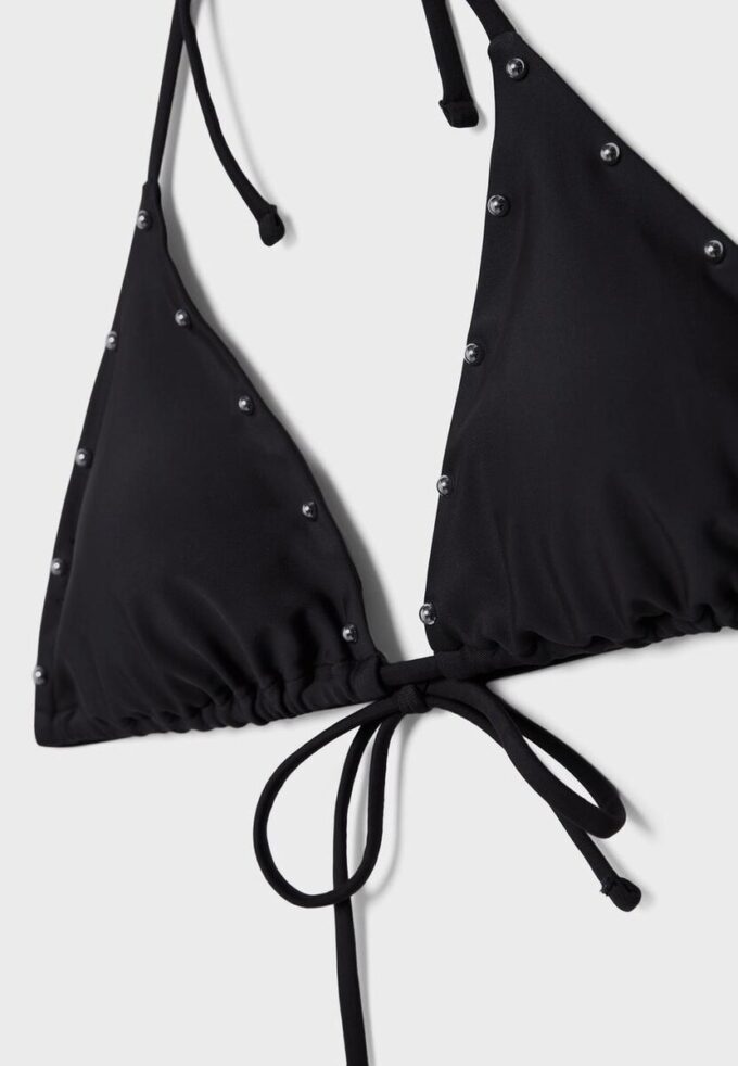 Top de bikini triangular con tachuelas Top de bikini triangular con tachuelas