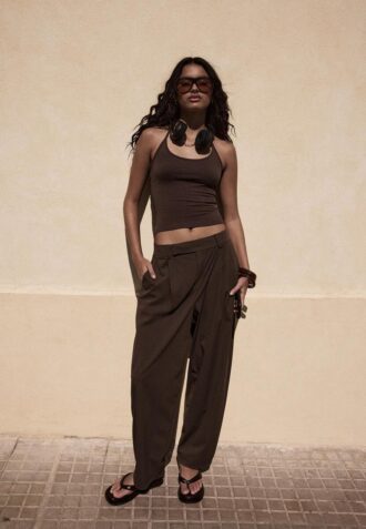 Top de punto con cuello halter