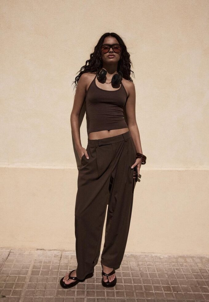 Top de punto con cuello halter Top de punto con cuello halter