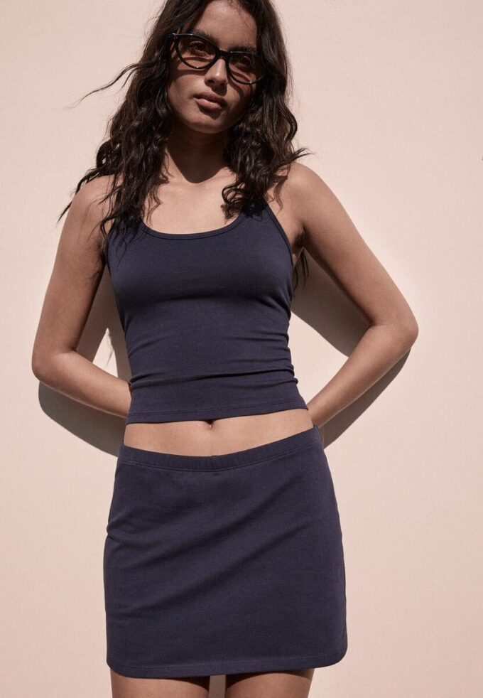 Top de punto con cuello halter Top de punto con cuello halter
