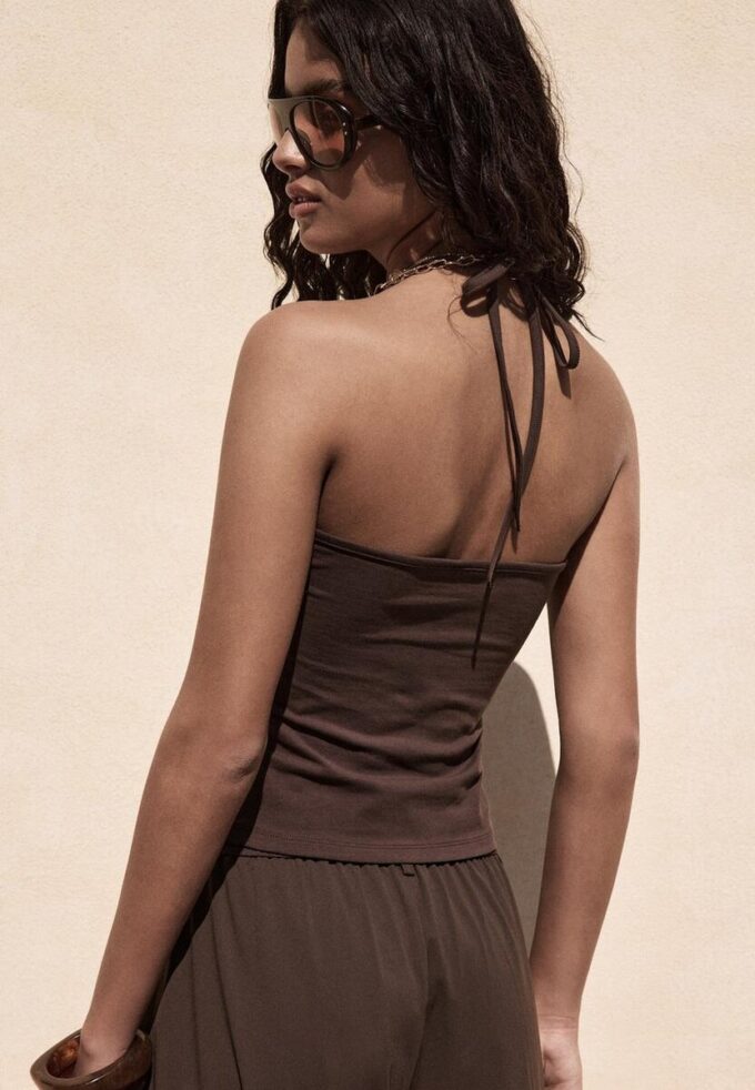 Top de punto con cuello halter Top de punto con cuello halter