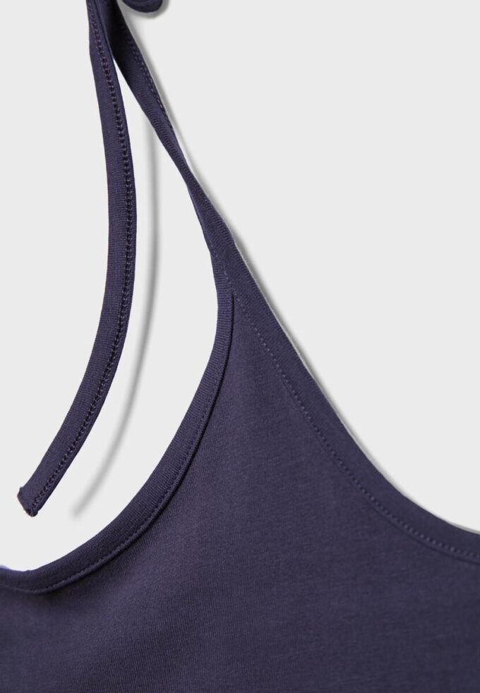 Top de punto con cuello halter Top de punto con cuello halter