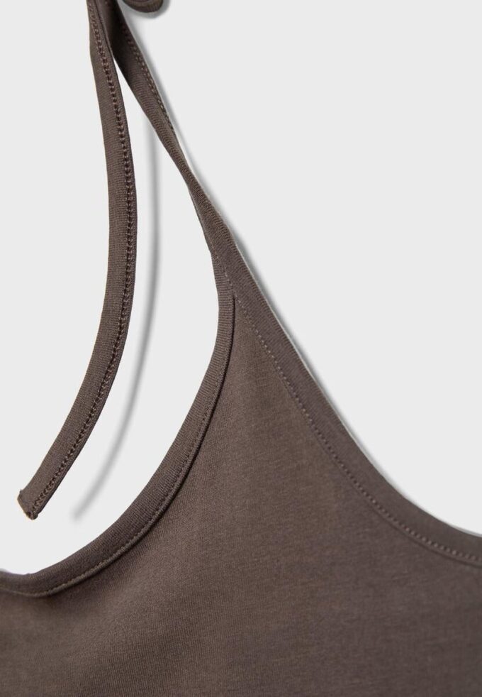 Top de punto con cuello halter Top de punto con cuello halter