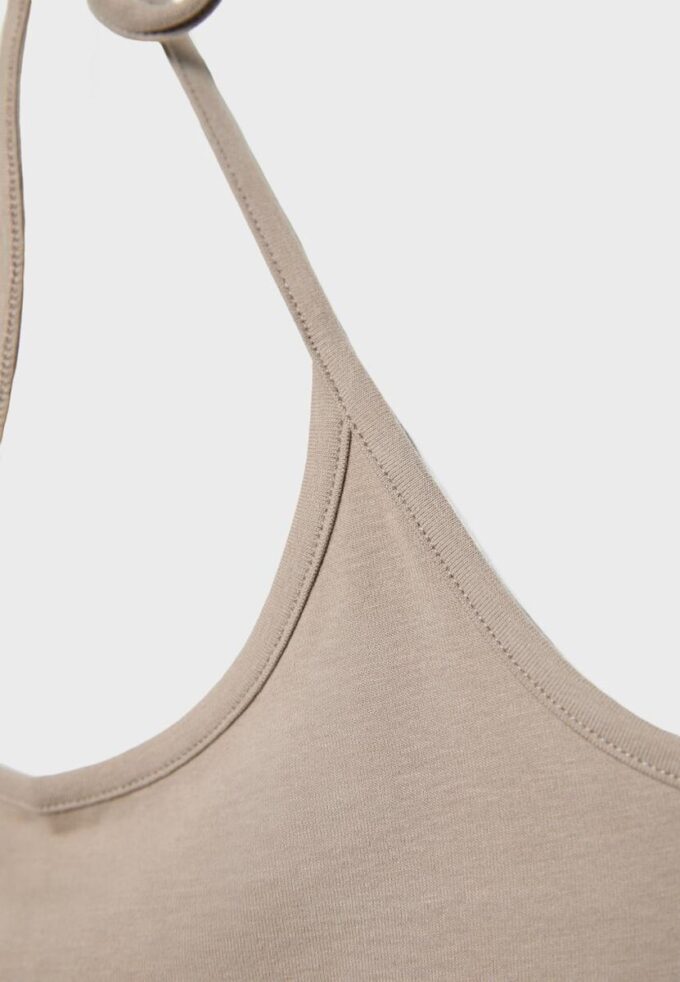 Top de punto con cuello halter Top de punto con cuello halter