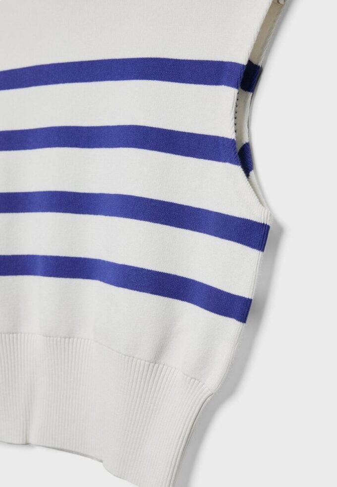 Top de punto con cuello redondo