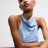 Top halter con efecto satinado Top halter con efecto satinado