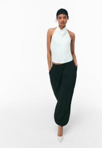 Top halter con efecto satinado Top halter con efecto satinado