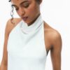 Top halter con efecto satinado Top halter con efecto satinado