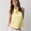 Top halter con efecto satinado Top halter con efecto satinado