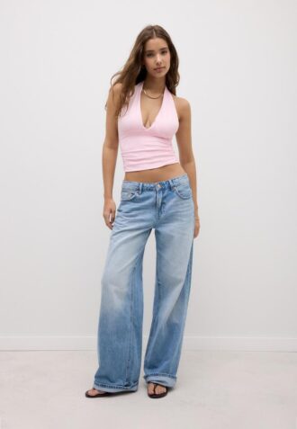 Top halter con lazo fruncido en el cuello