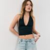 Top halter con lazo fruncido en el cuello Top halter con lazo fruncido en el cuello