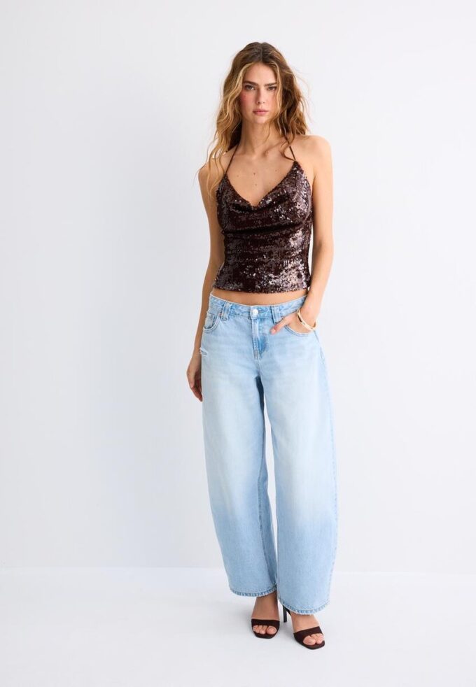 Top halter con lentejuelas Top halter con lentejuelas