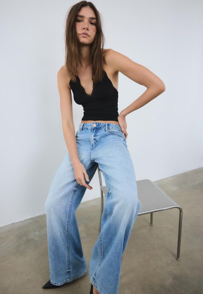 Top halter de encaje