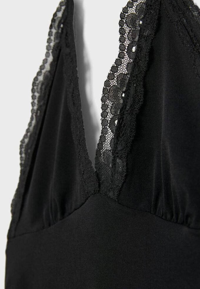 Top halter de encaje